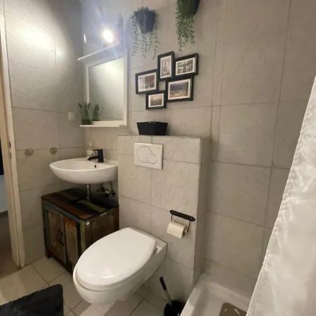 Apartment Ii *